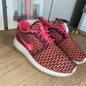Nike Pink Roshe Tennis Shoes